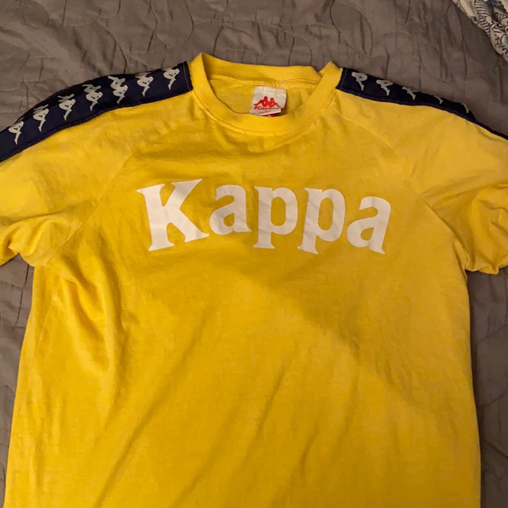 Kappa shirt Size small but fit like a medium